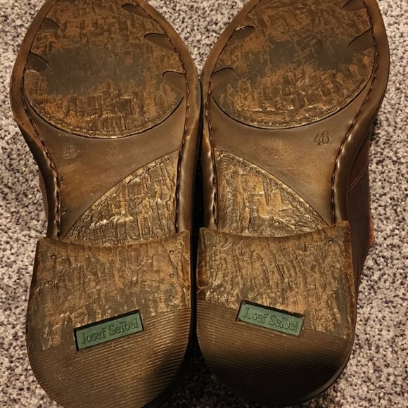 Size 12 Josef Seibel Burgundy Wing Tip Loafers - Picture 2 of 3